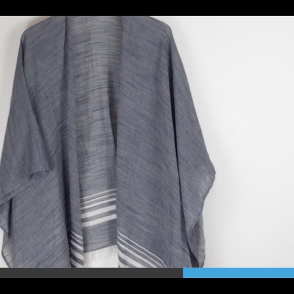 Tommy Bahama Other - Tommy Bahama Breezy Travel Ruana, new with tag.